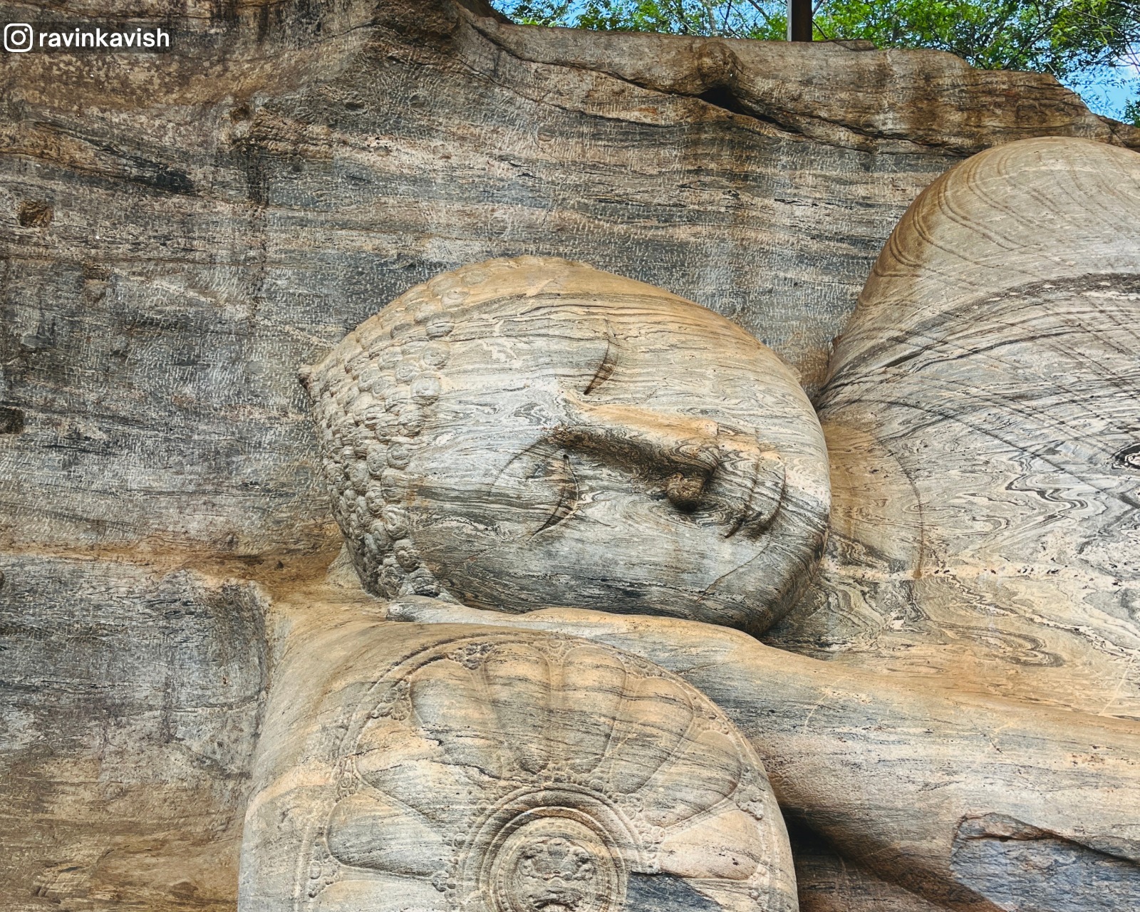 Calm facial expression of the reclining Buddha at Gal Vihara