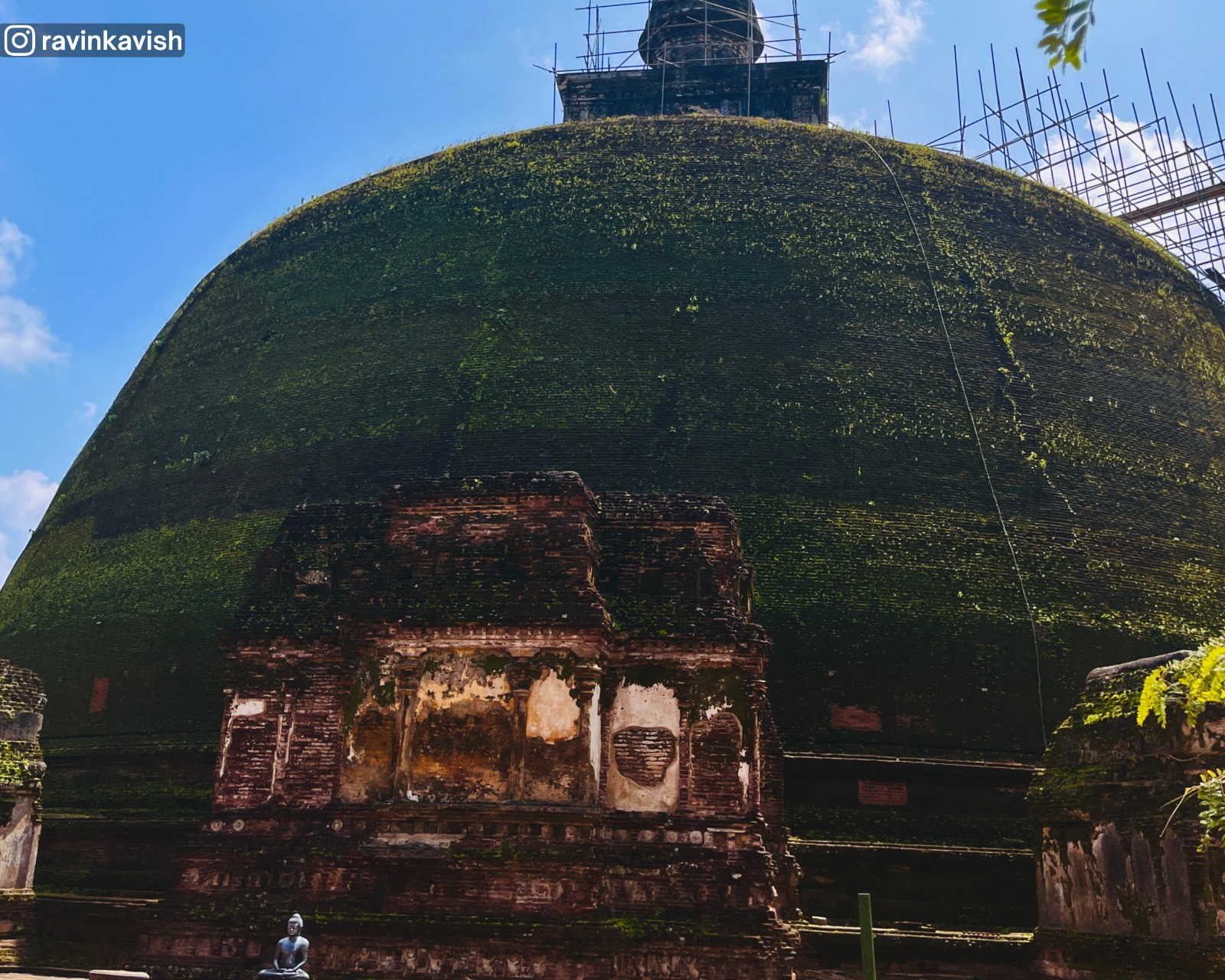 Rankoth Vehera stupa with Waahalkadas (frontispieces) at Alahana Monastery in Polonnaruwa
