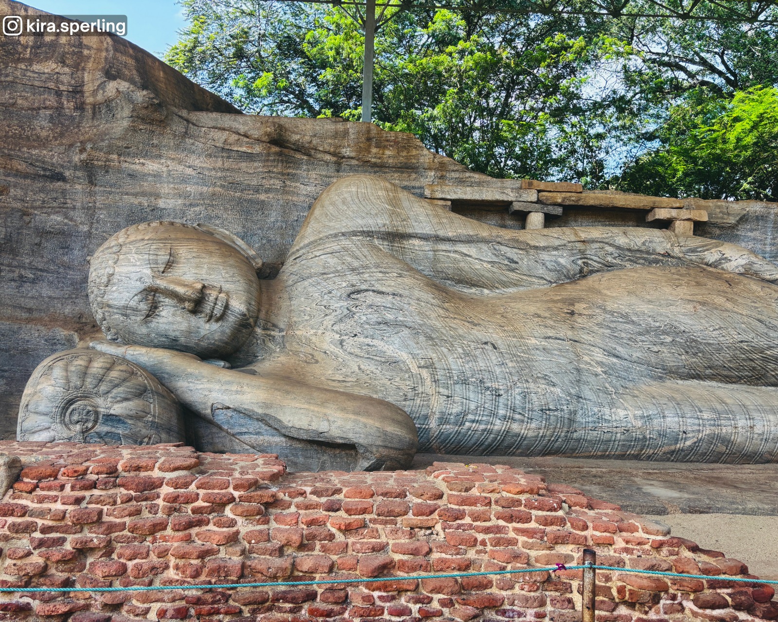 Reclining Buddha statue at Gal Vihara