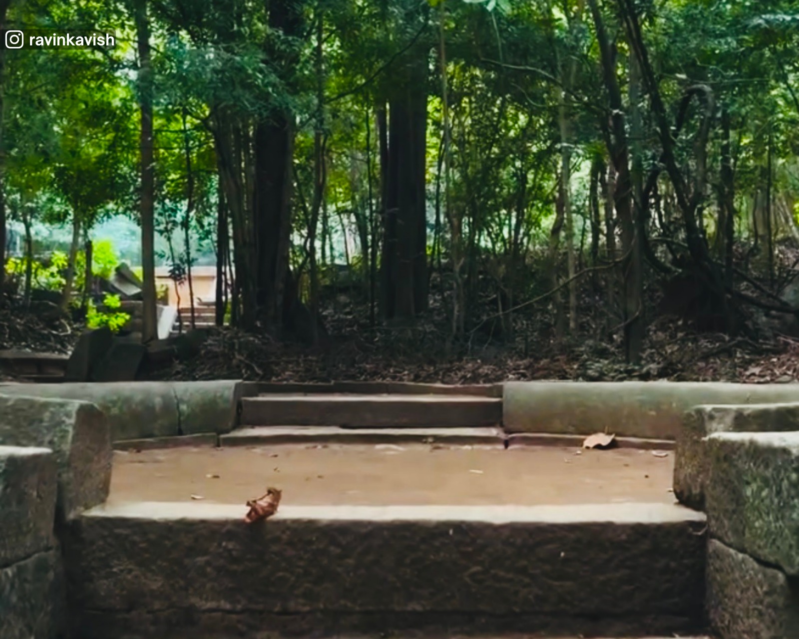 Roundabout along the stone pathway at Ritigala Monastery