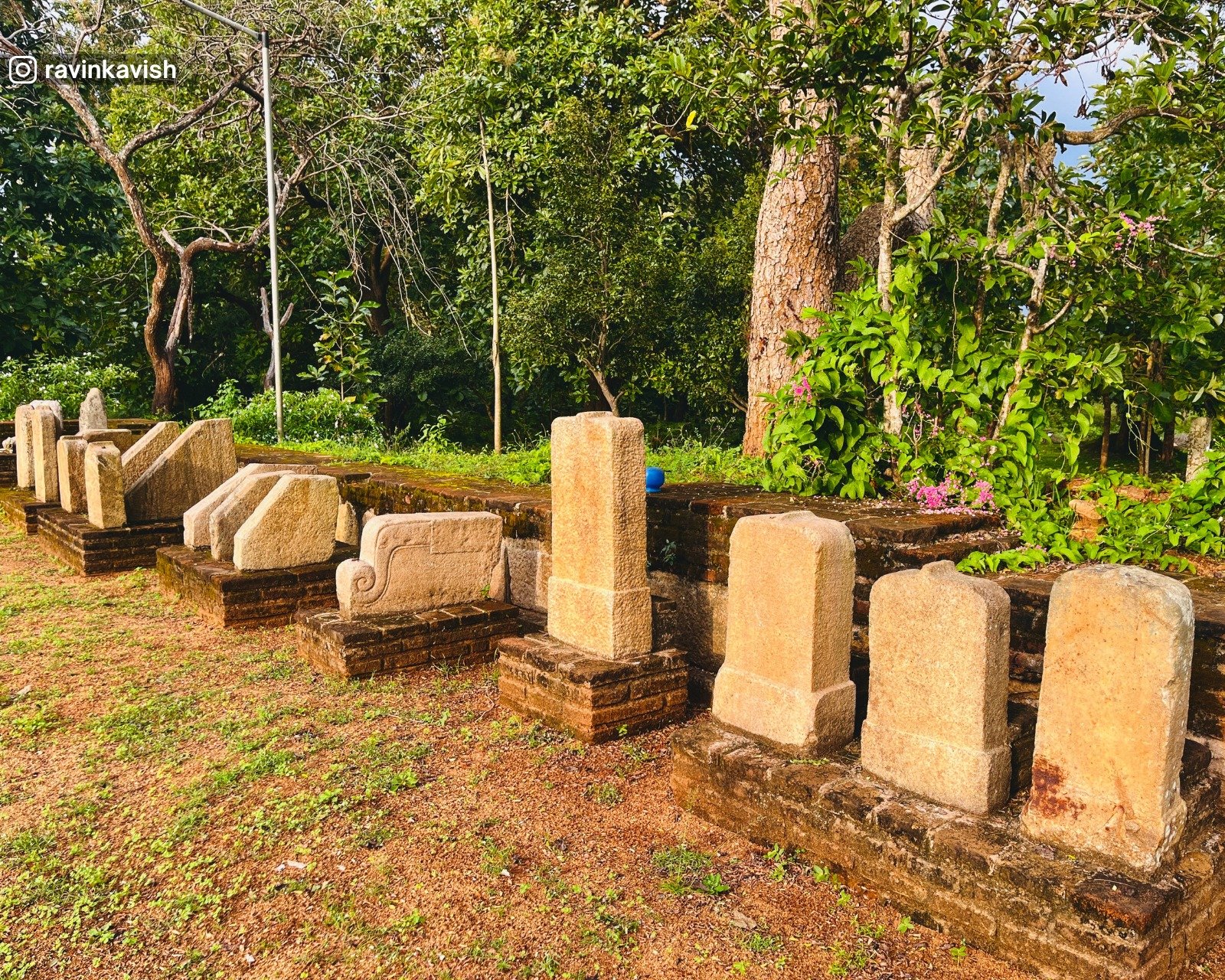 Mirisavetiya Stupa