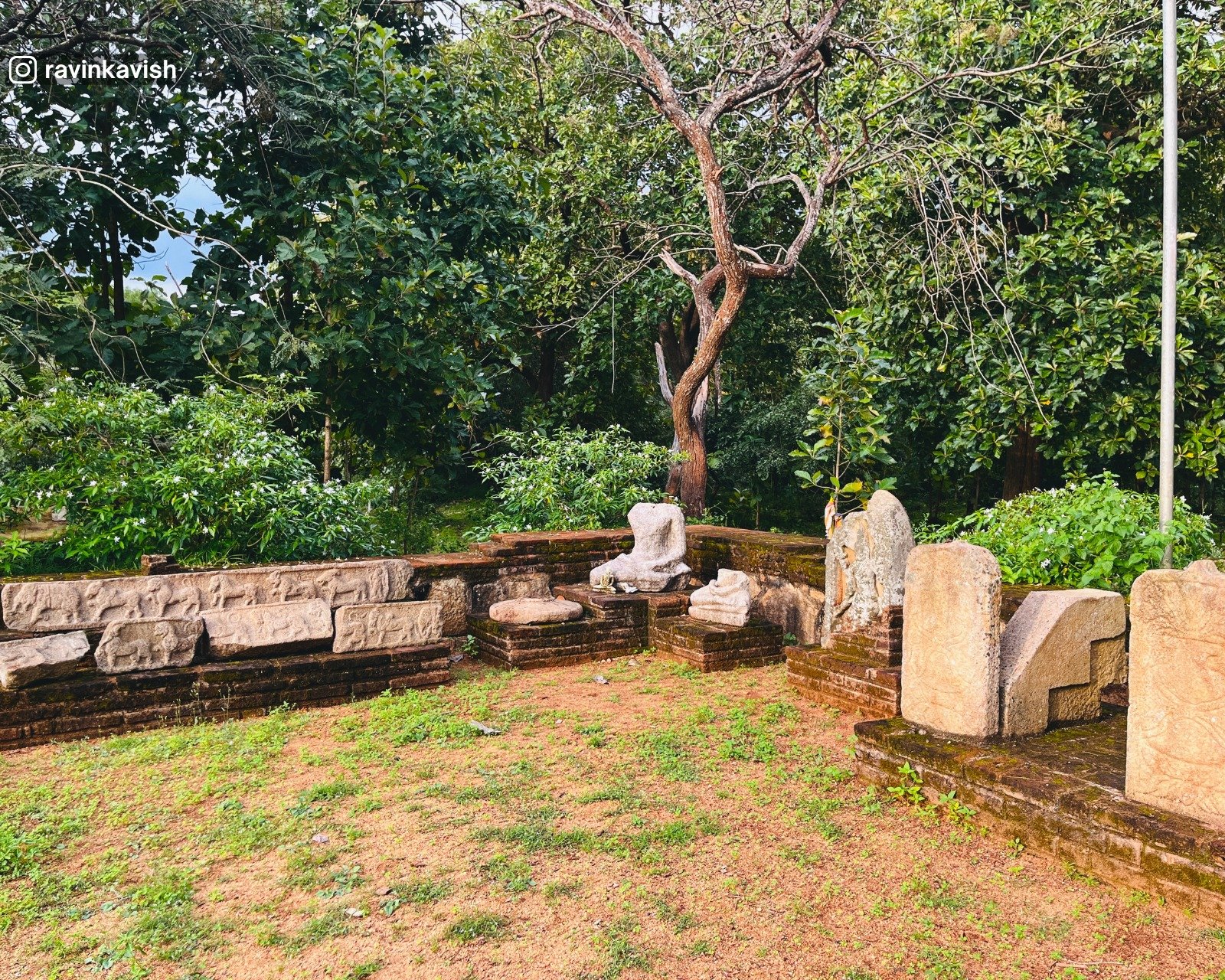 Mirisavetiya Stupa