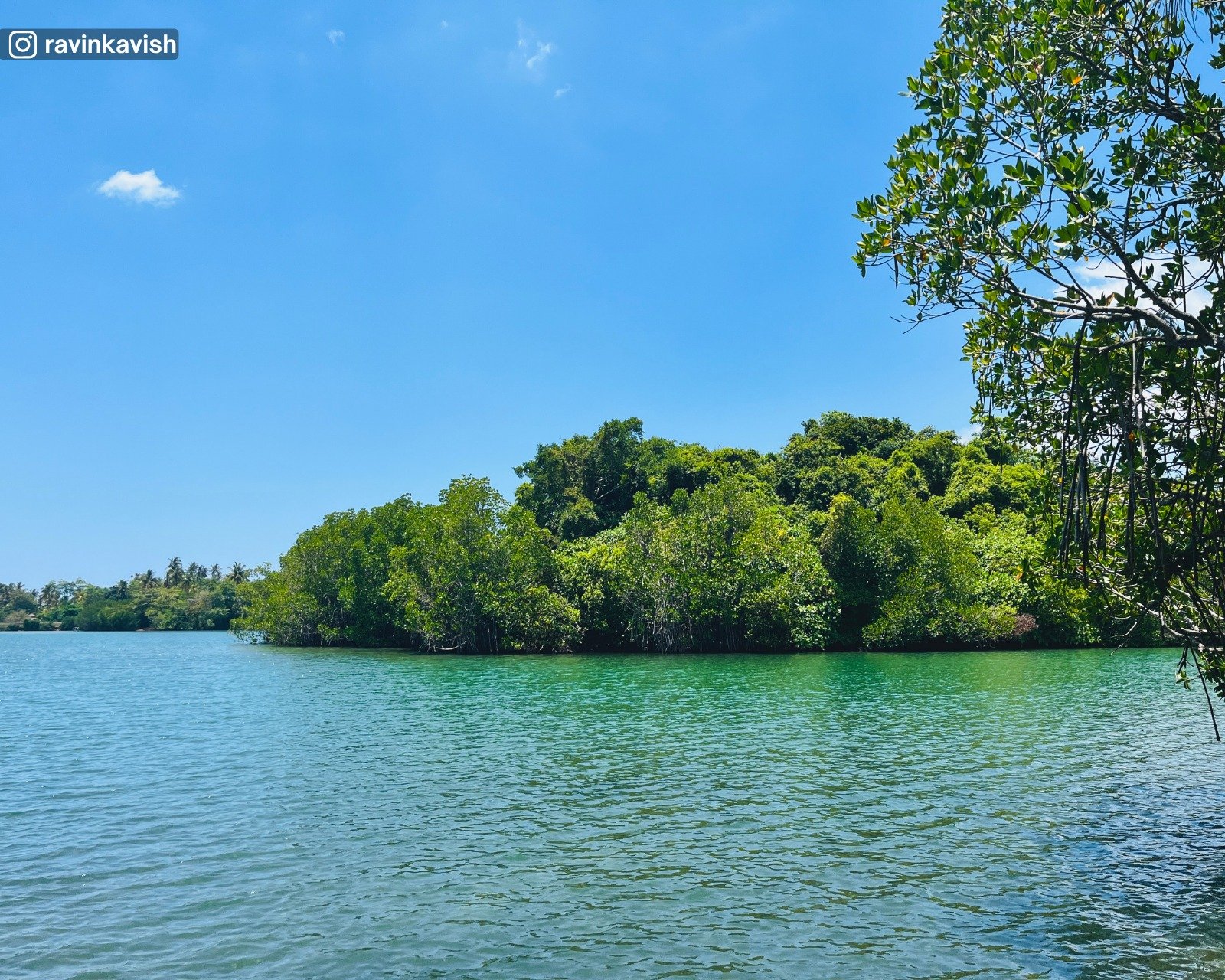 Madol Duwa island view