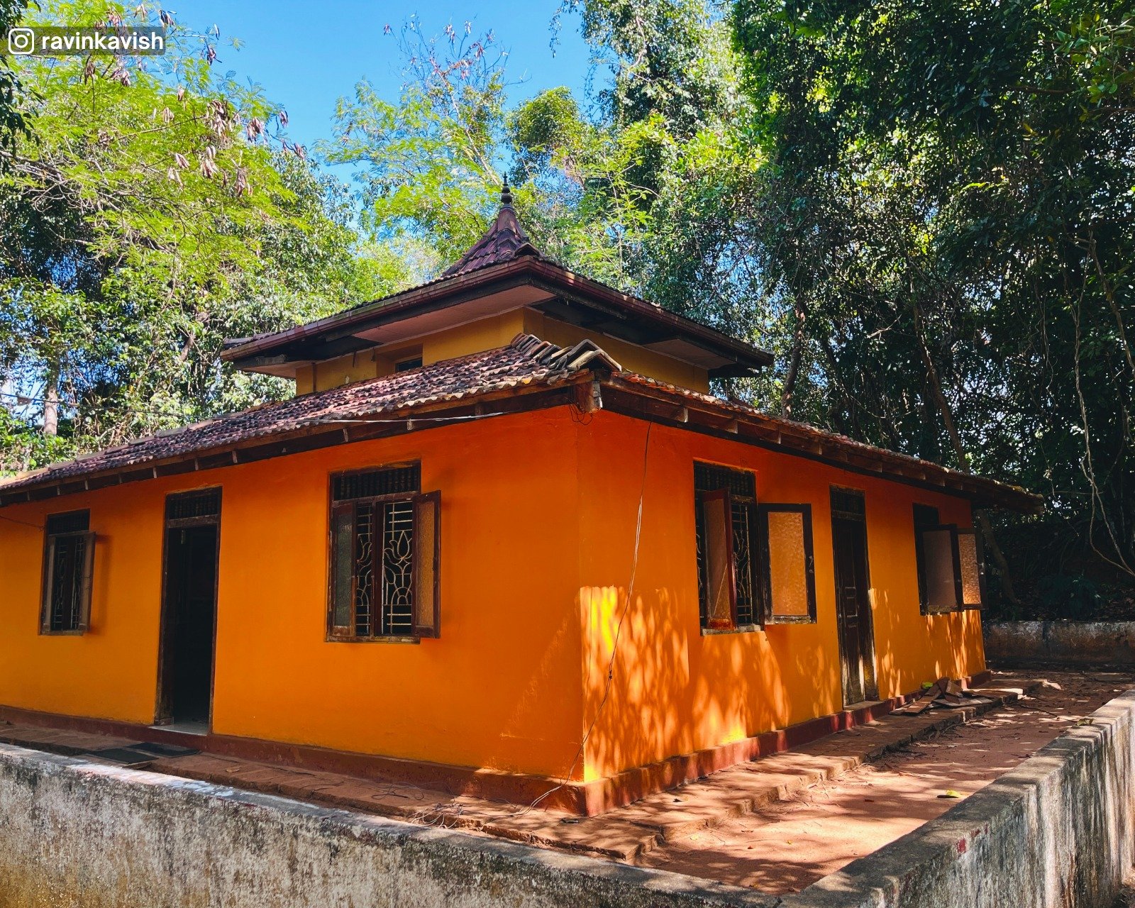 Thalathuduwa Buddhist Monastery image house